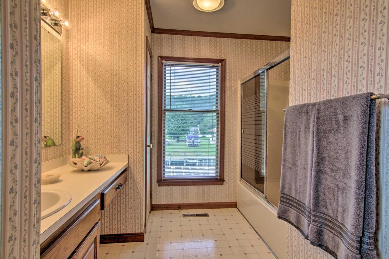 Canal-Front Ocean City Getaway With Deck And Dock! Ocean Pines Exterior foto